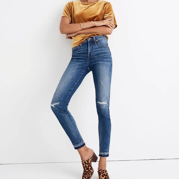 Madewell Denim - Madewell 9" High Rise Skinny Jeans in York Wash Rip and Repair Edition 25 25P